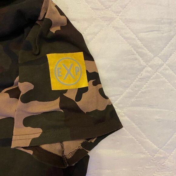 Express NYC Camo T shirt XL - Picture 3 of 5